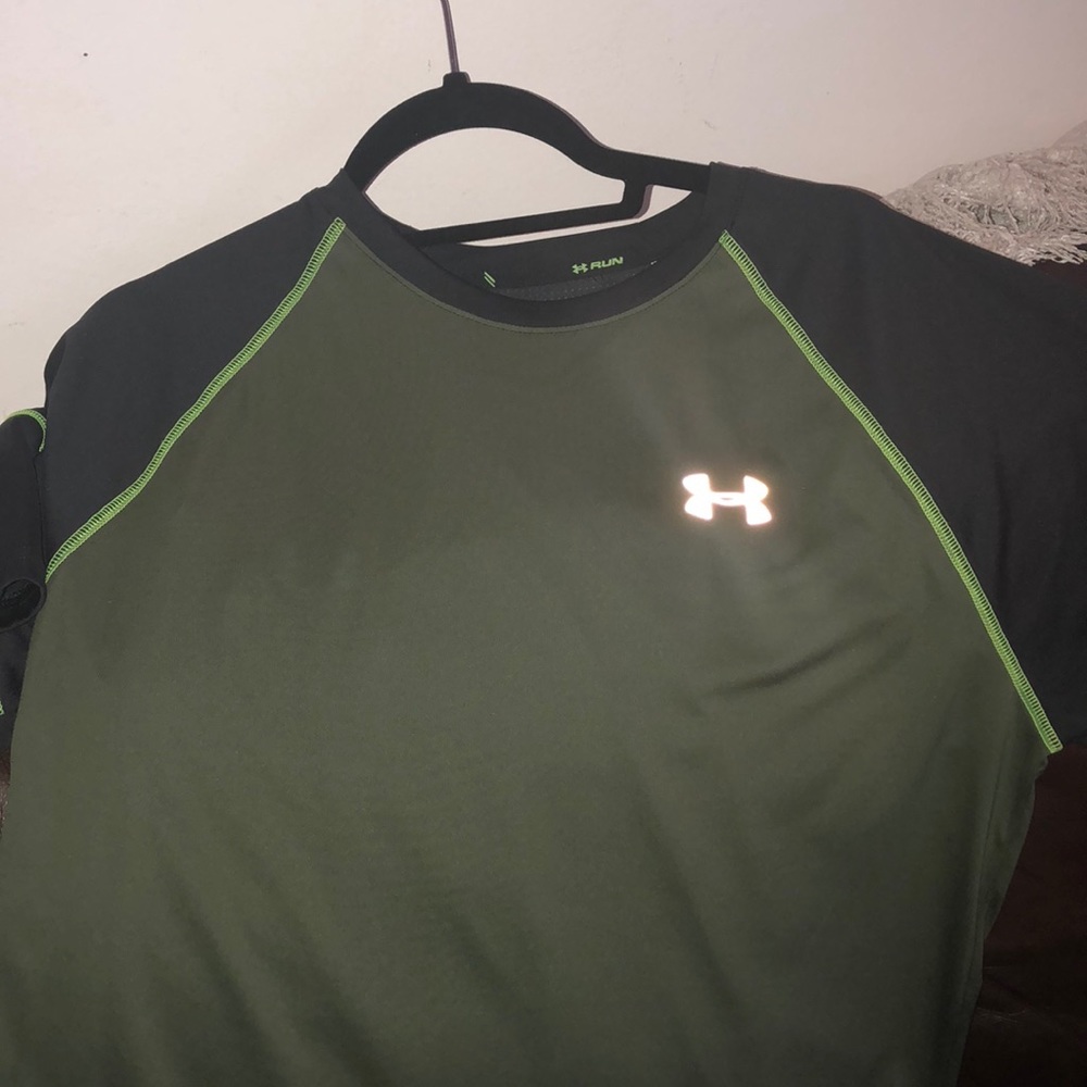 UA mens short sleeve shirt